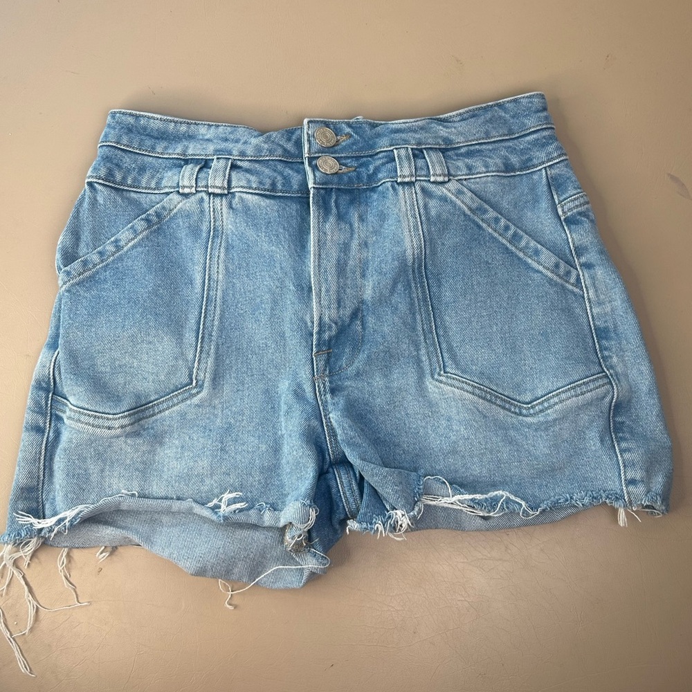 Frame Denim Caye Double Pocket Sand Light Blue Jean Shorts womens 28 Distressed